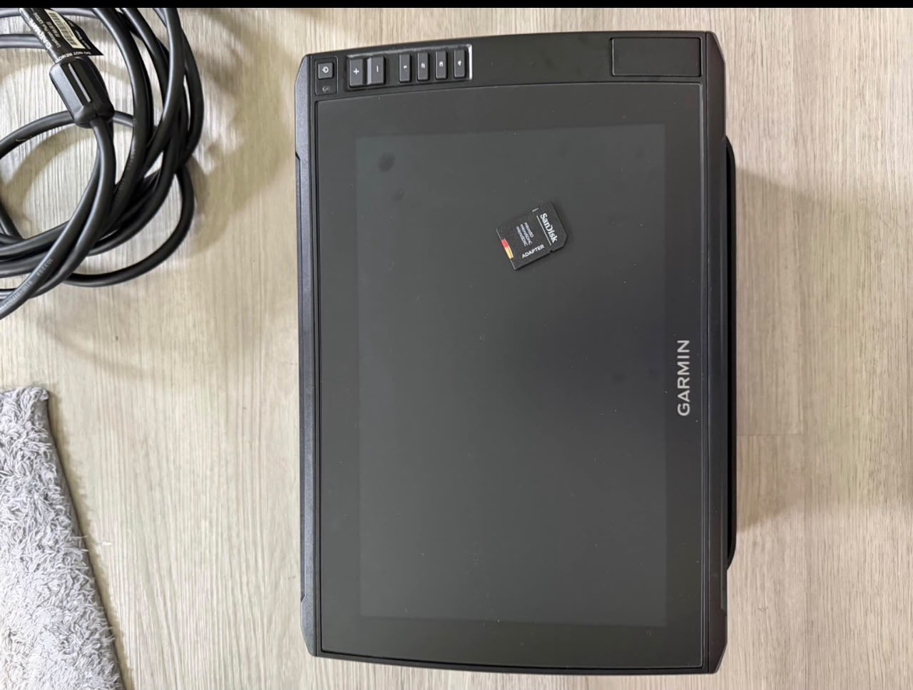 Garmin ECHOMAP Ultra 2 126sv + LVS34 LiveScope Combo